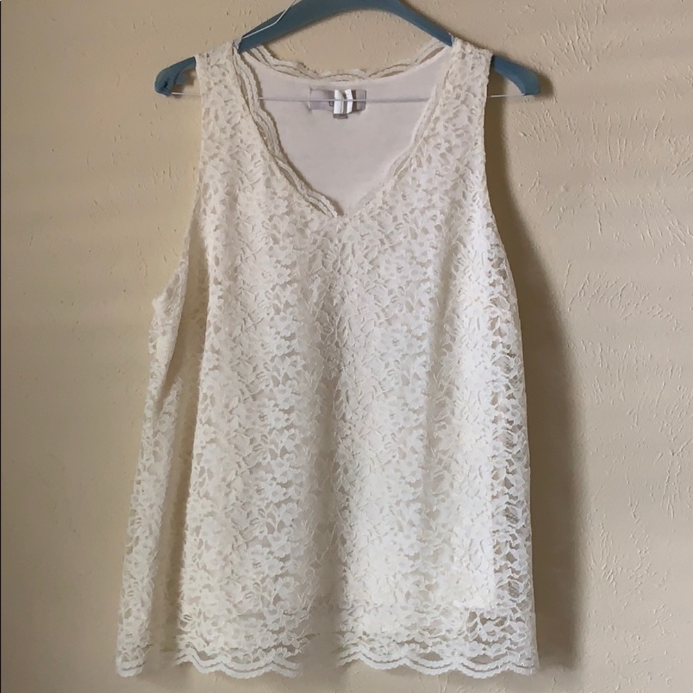 Lovely sleeveless lacy top